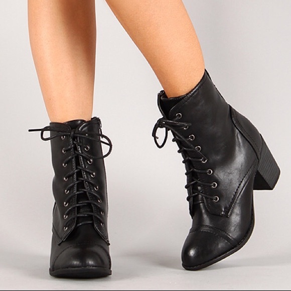 Bamboo black lace up combat boots size 6.5