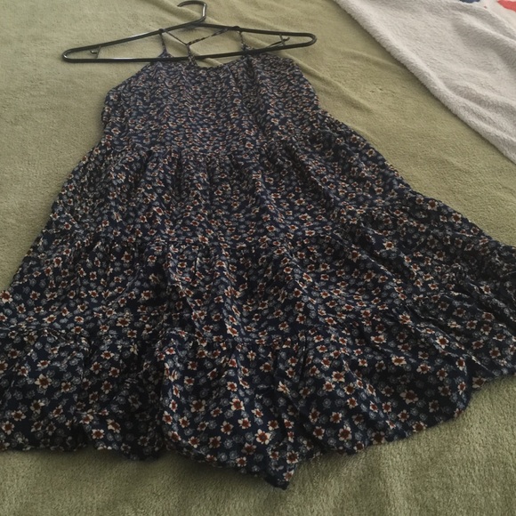 En Creme Dresses & Skirts - 👍Make offer - Blue with small white daisies dress