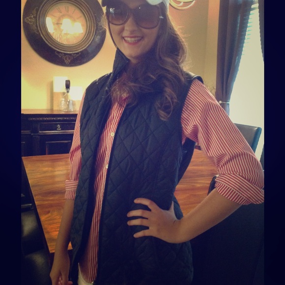 Ladies small quilted vest!