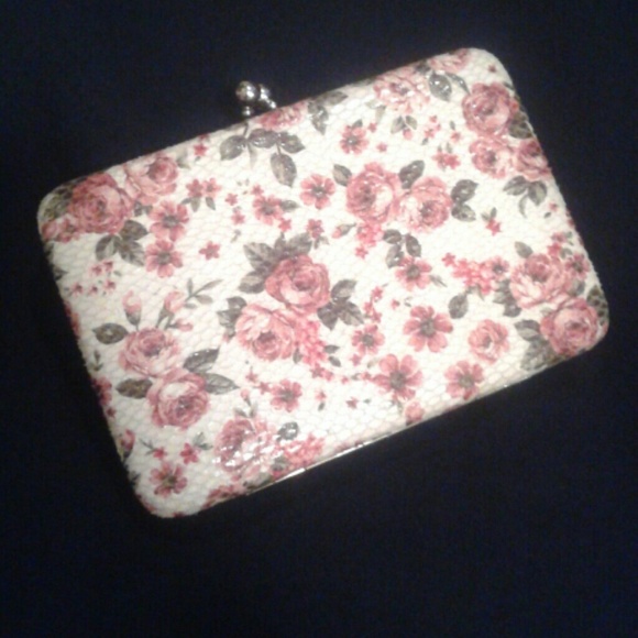 Floral clutch - Picture 1 of 4