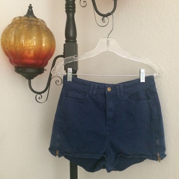 stretch high waisted side zipper shorts