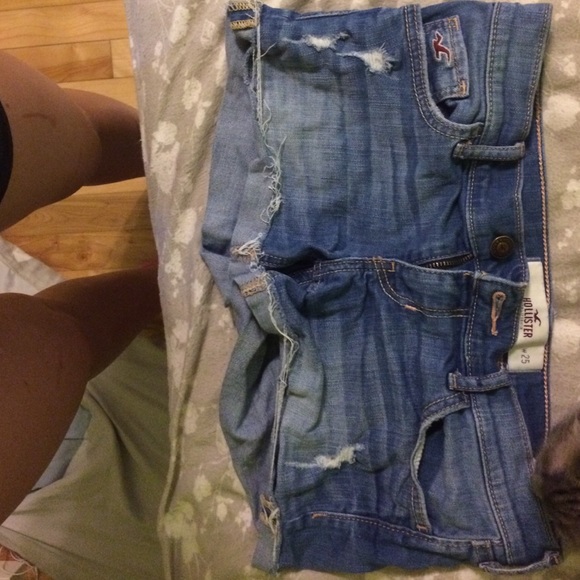 Shorts - Picture 2 of 3