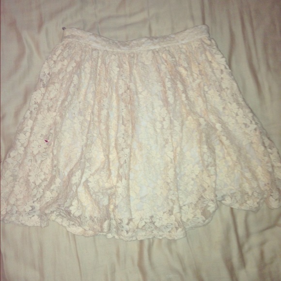 Forever 21 lace skater skirt - Picture 1 of 3