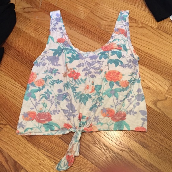 Urban Outfitters floral super soft crop top - Picture 1 of 3