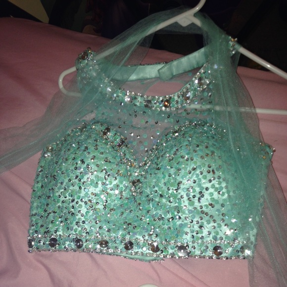 Prom dress - Picture 2 of 4