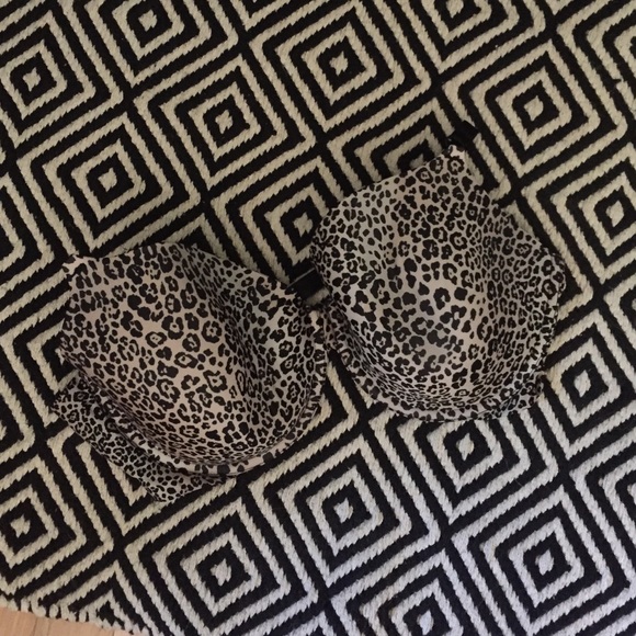New without tags cheetah print VS bra
