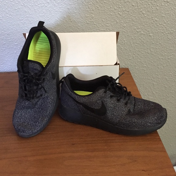 Worn once Nike Roshe Women's 9.5