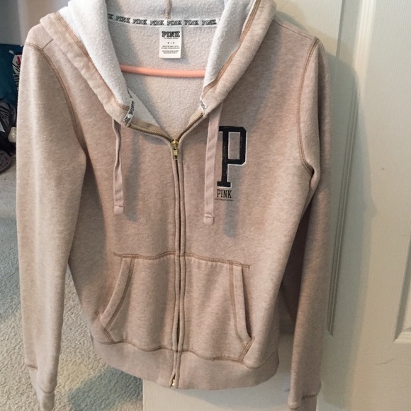 zip up sweatshirt
