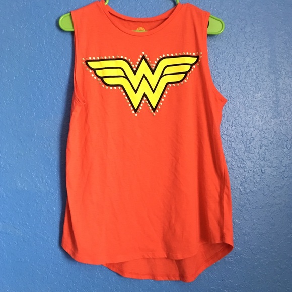 Wonder Women graphic tee