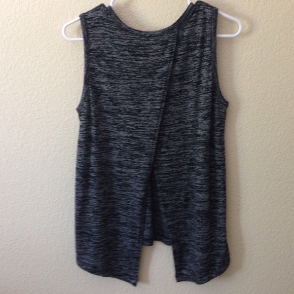 Open back top - Picture 2 of 4