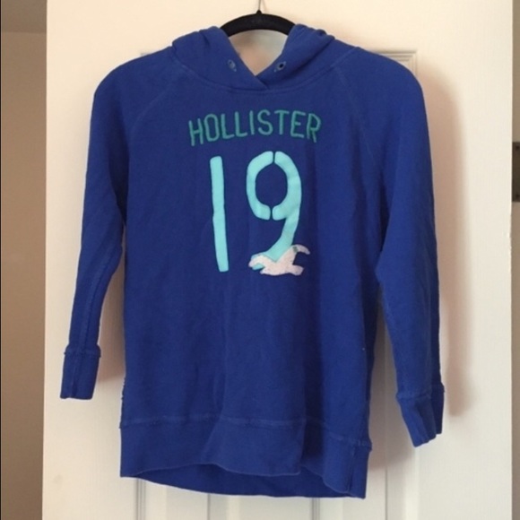 Beautiful blue Hollister sweater - Picture 1 of 2