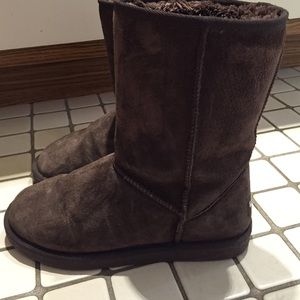 Brown suede size 7 LAM boots
