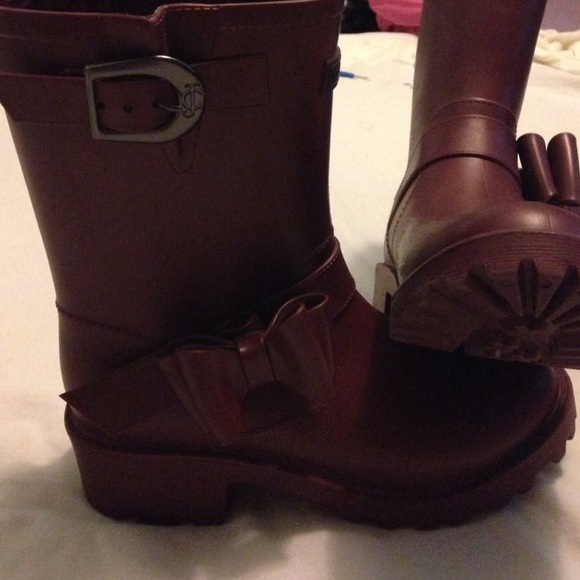Juicy couture maroon rainboots with bows on sides