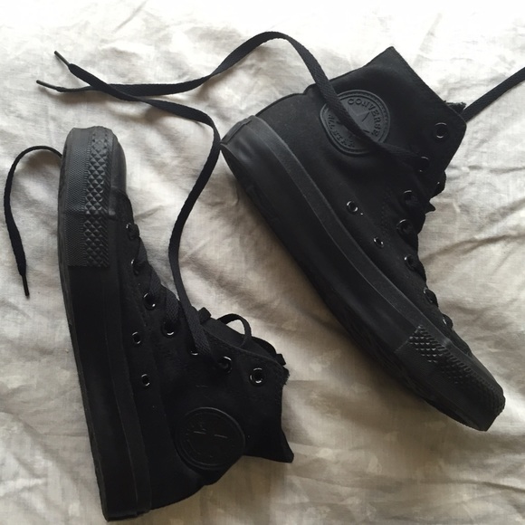Converse Shoes - All Black Hightop Chucks