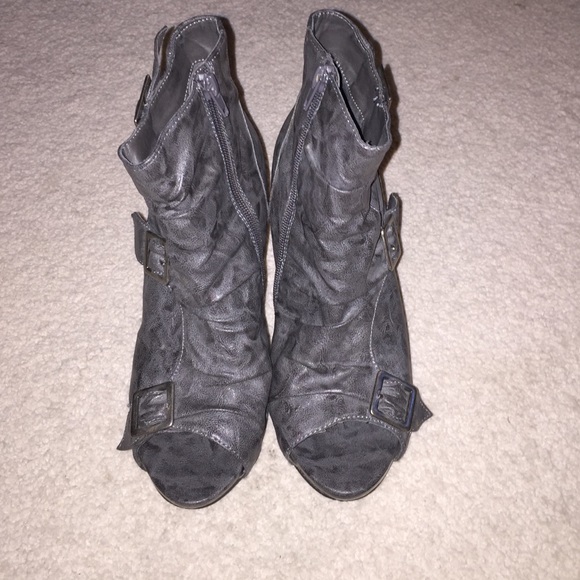 Gray vegan leather size 7 1/2 peep toe booties