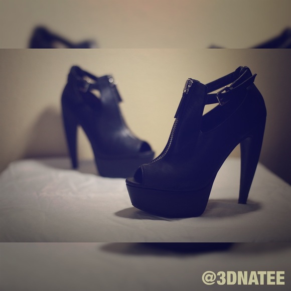 NASTY GIRL PEEP TOES (CONDITION: 👑👑👑👑 of 5)