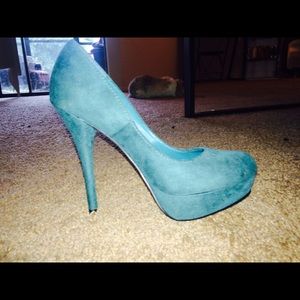 Suede pumps