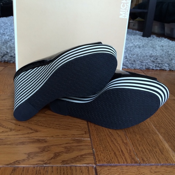 NEW Michael Michael Kors Adalia peep-toe wedges - Picture 3 of 4