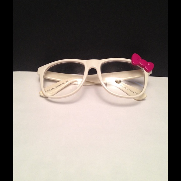 Accessories - 👓Hello Kitty Sunglasses👓