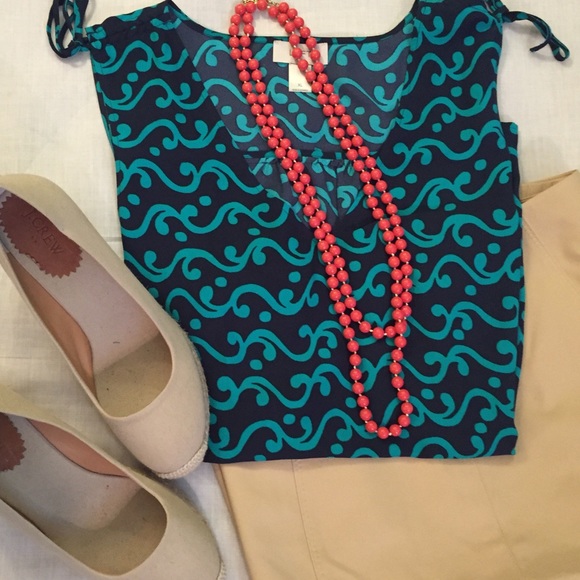 LOFT Tops - LOFT Navy/Teal Shell XL