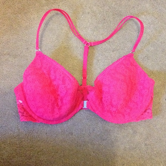 Gilly Hicks bra