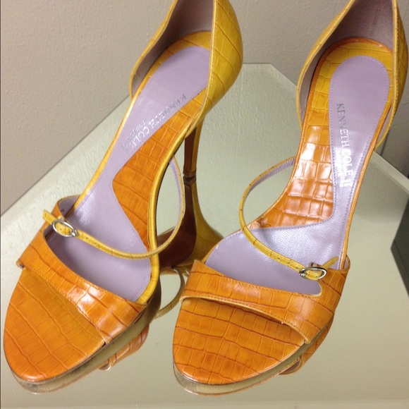 Kenneth Cole Take Out sandal. Orange color. Worn.