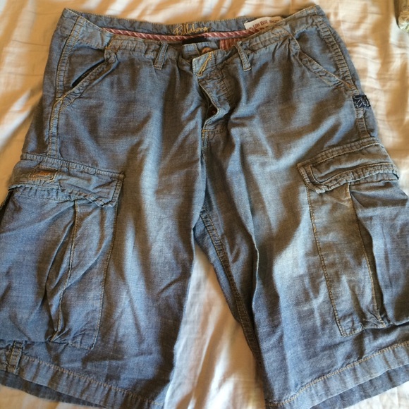 Women's surf style billabong shorts size 9