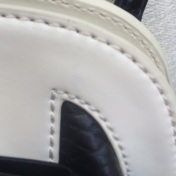 Small Scotty Kate Spade Purse - Picture 2 of 4