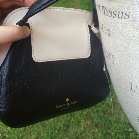 Small Scotty Kate Spade Purse - Picture 4 of 4