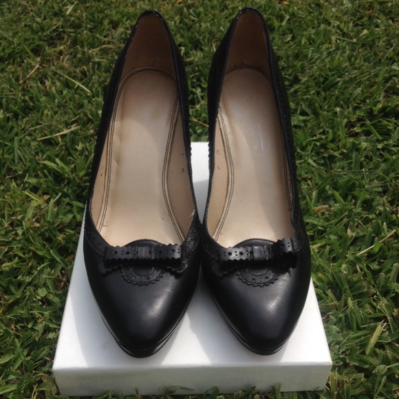 Talbots black leather heels with bow
