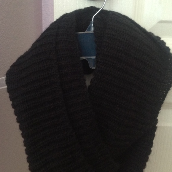 Pre- owned scarf - one size - Picture 2 of 4