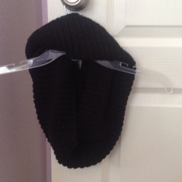 Pre- owned scarf - one size - Picture 3 of 4