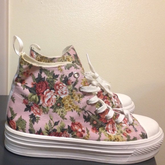 Floral Canvas Platforms