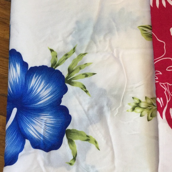 Bundle of 3 beach sarongs - Picture 3 of 4