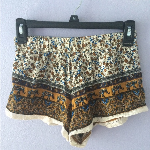 Patterned shorts - Picture 3 of 3