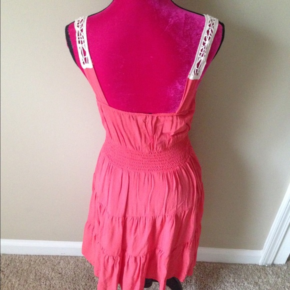 Beautiful Summer Dress - Picture 2 of 3