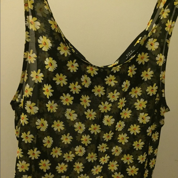 Flowered tank - Picture 3 of 3