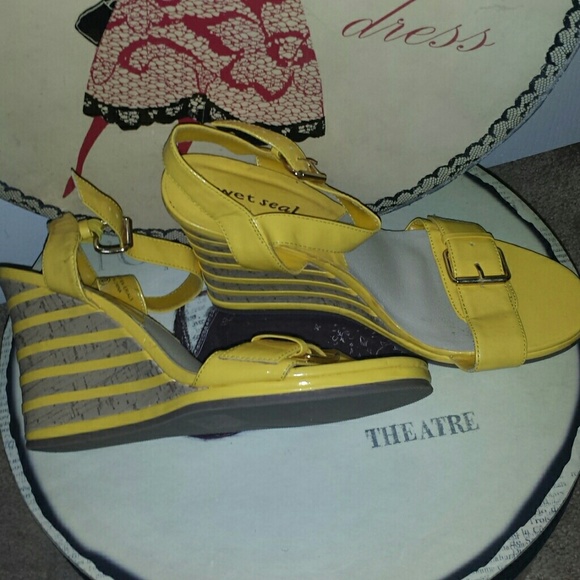 Shoe.