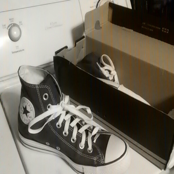 Women's. Navy Blue High top Converse