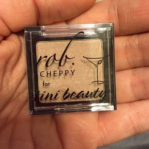 Powder eyeshadow