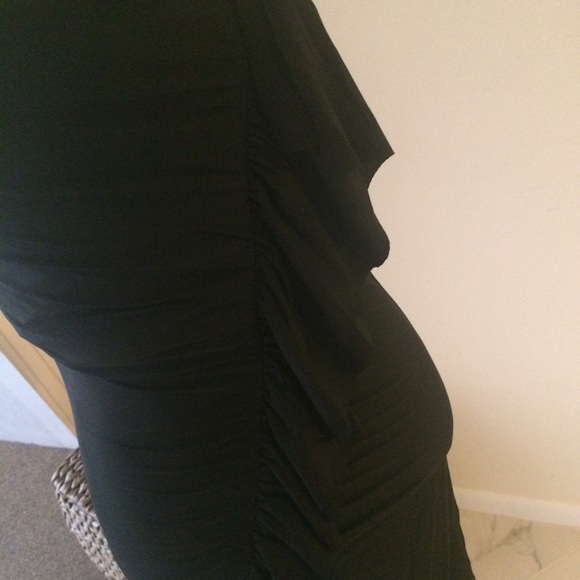 Black Ruffled One Shoulder Dress - Picture 2 of 4