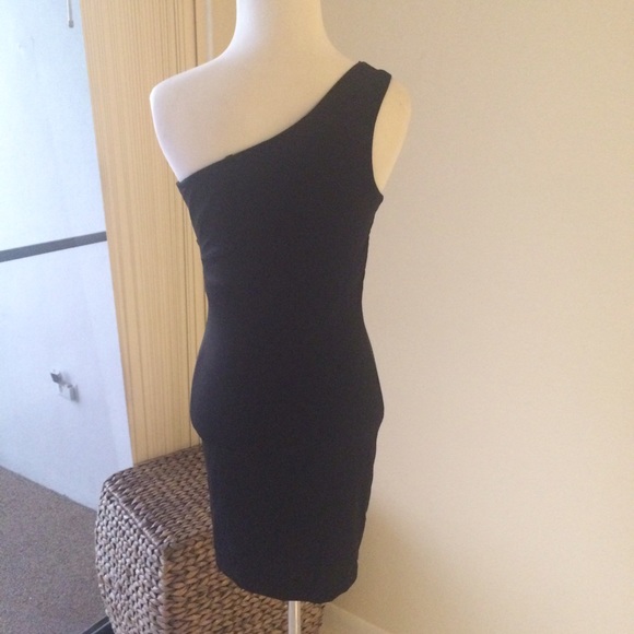 Black Ruffled One Shoulder Dress - Picture 3 of 4