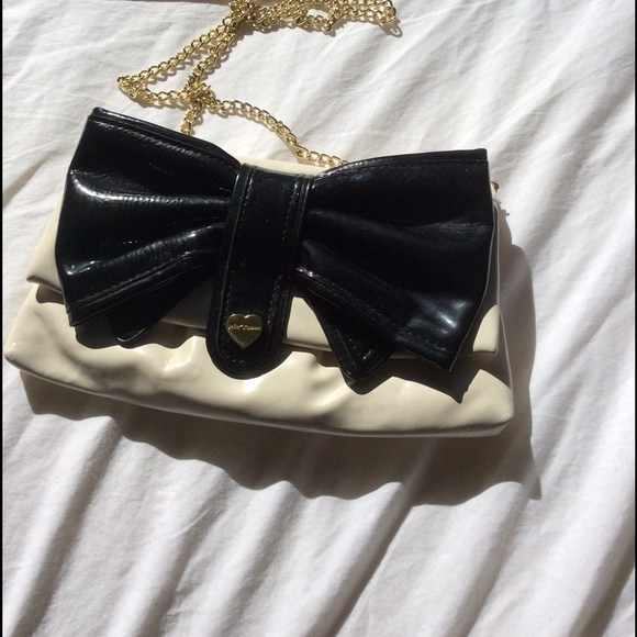 Betsey Johnson Handbags - Betsey Johnson bow cross body