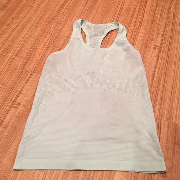Lululemon tank