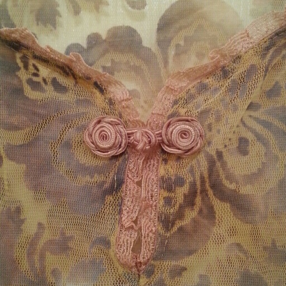 ✨🛍️ Flowery Neutrals Burn Out Mesh Lace Top S - Picture 2 of 4