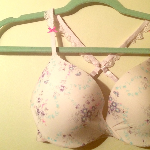 BRAND NEW Victoria's Secret Bra