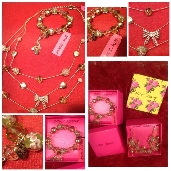 Betsy Johnson multi-row Necklace, flowery bracelet - Picture 2 of 4