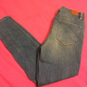 BDG high rise twig ankle jeans size 29