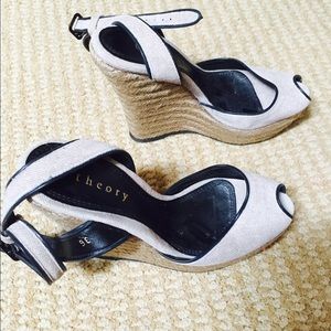 Theory wedge sandals in mint condition