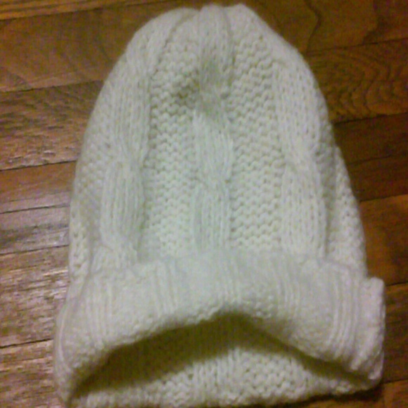 White knitted beanie - Picture 1 of 1
